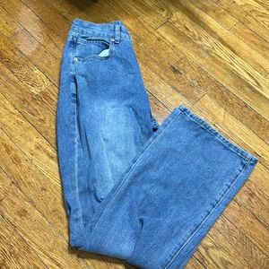 Wide legged jeans